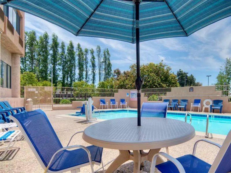 Comfort Inn Silicon Valley East Фремонт Экстерьер фото