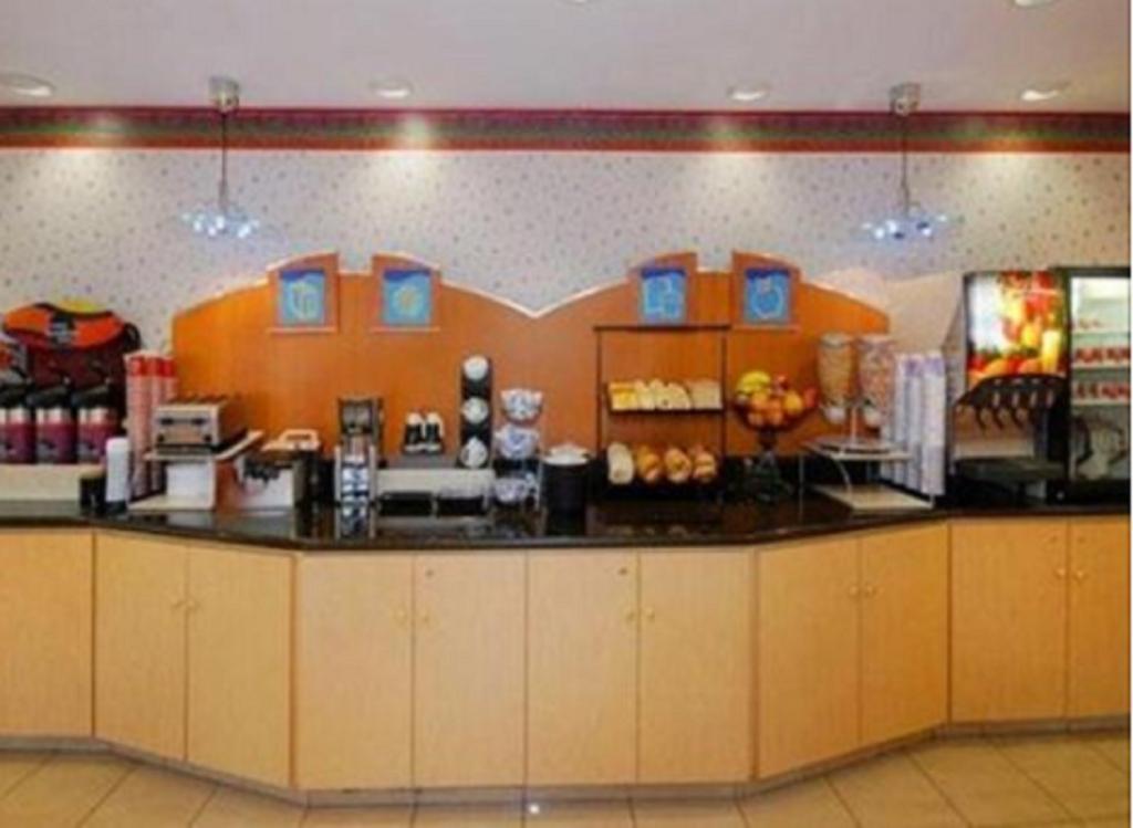Comfort Inn Silicon Valley East Фремонт Экстерьер фото