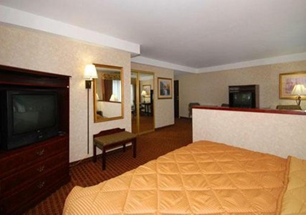 Comfort Inn Silicon Valley East Фремонт Экстерьер фото