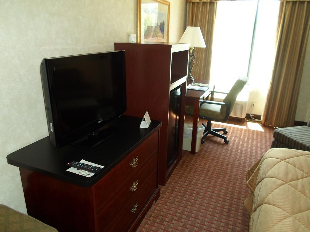 Comfort Inn Silicon Valley East Фремонт Экстерьер фото