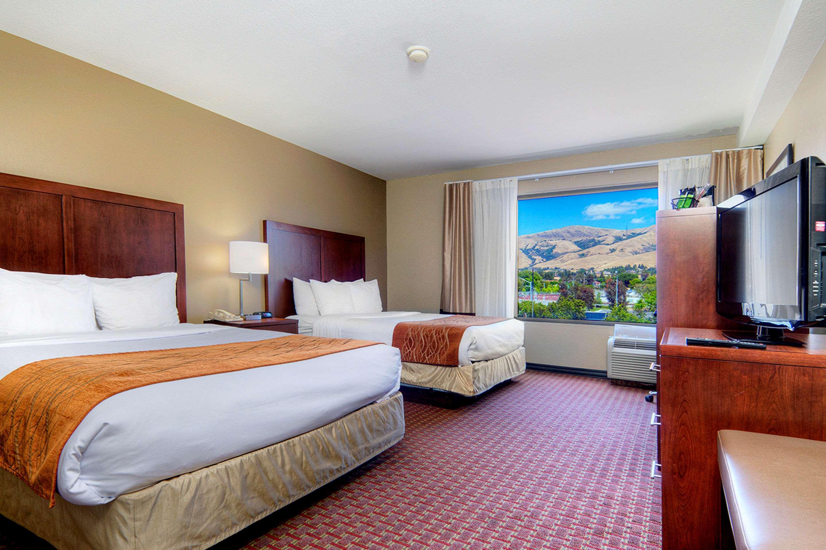 Comfort Inn Silicon Valley East Фремонт Экстерьер фото