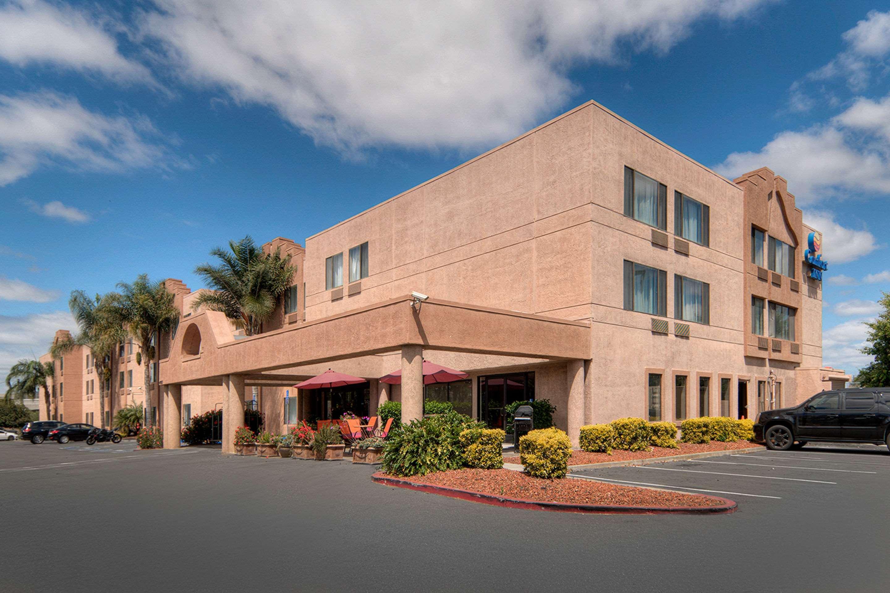 Comfort Inn Silicon Valley East Фремонт Экстерьер фото