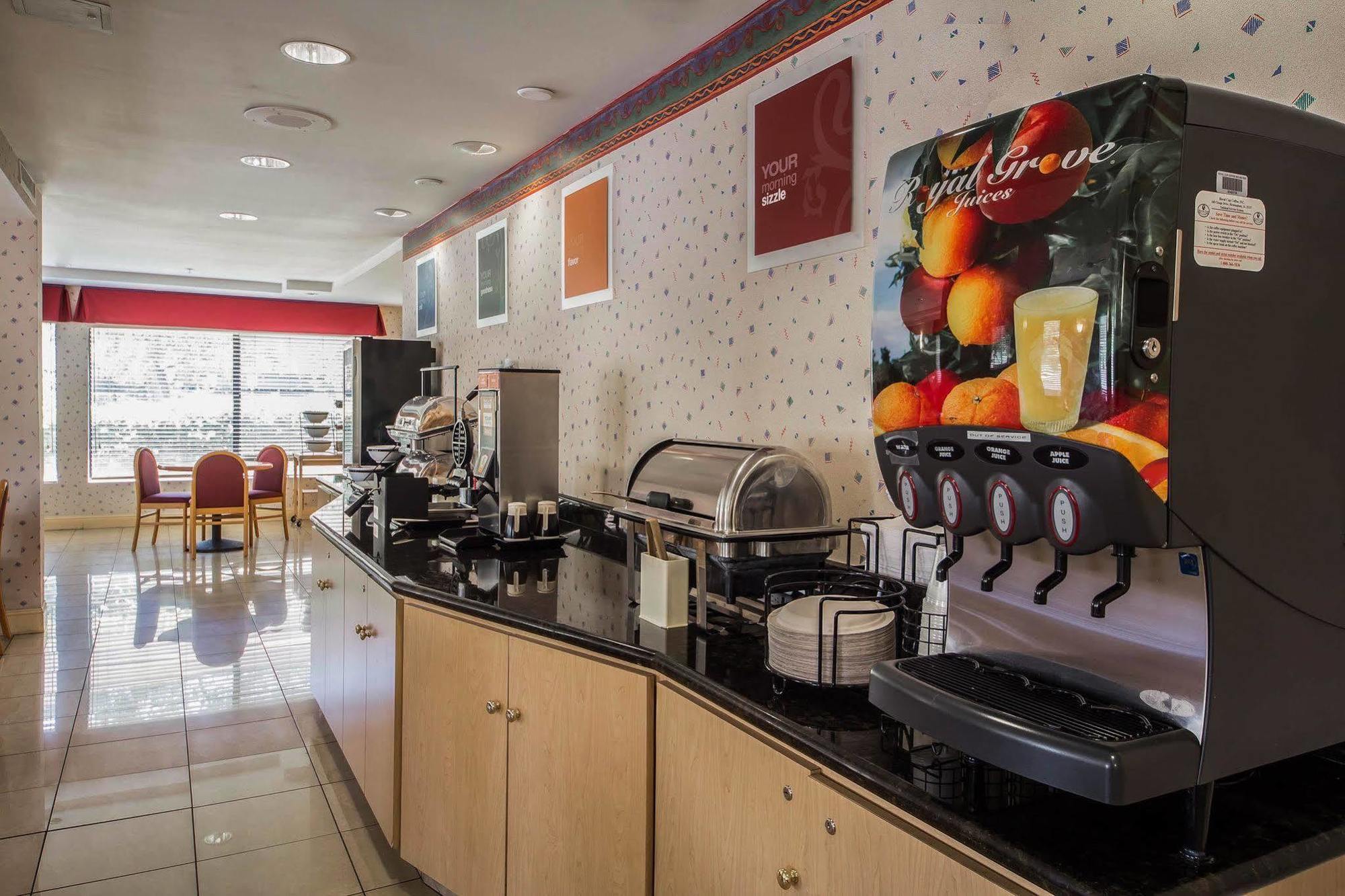 Comfort Inn Silicon Valley East Фремонт Экстерьер фото