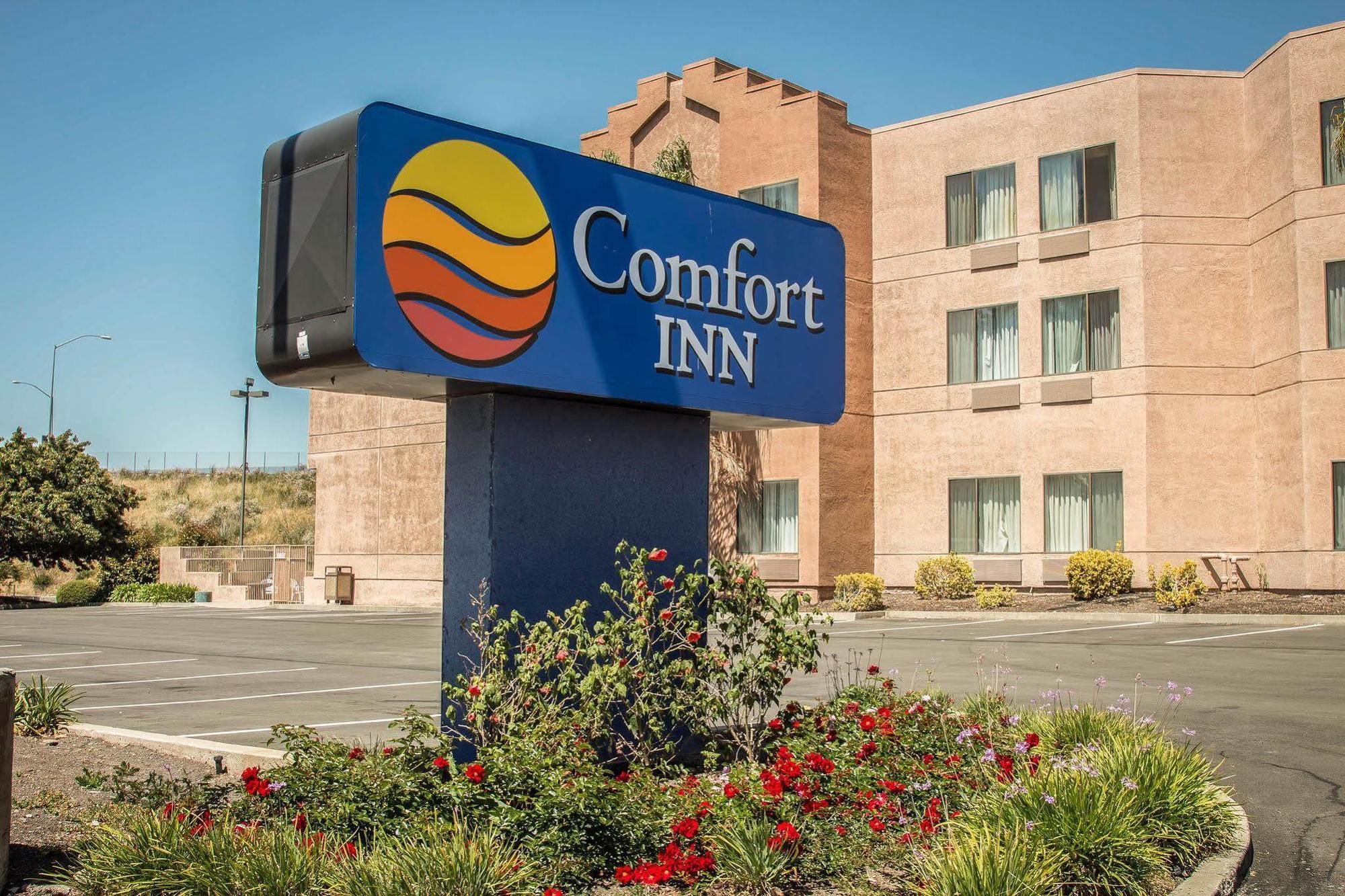 Comfort Inn Silicon Valley East Фремонт Экстерьер фото