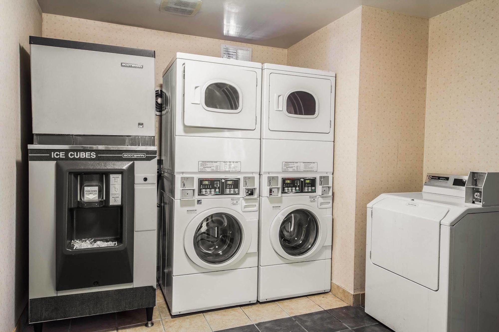 Comfort Inn Silicon Valley East Фремонт Экстерьер фото